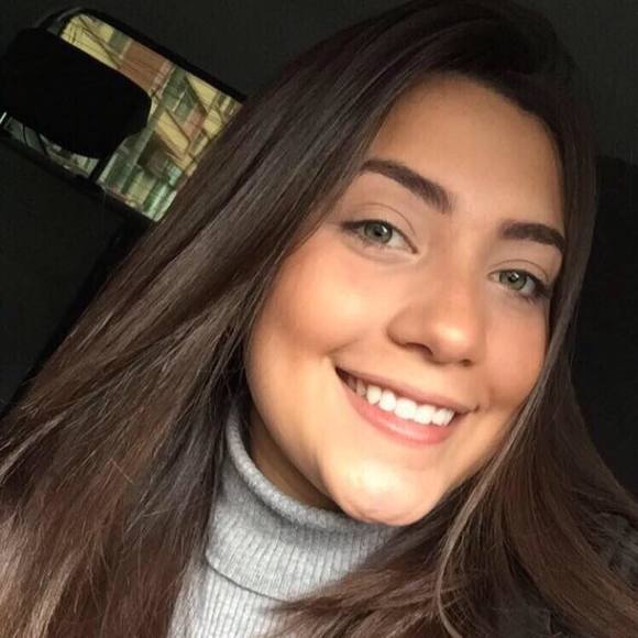 Meet your Posher, Beatriz - Picture 1 of 1